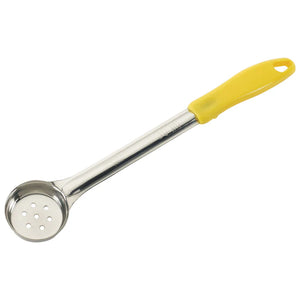 Dosificador de acero inoxidable de una sola pieza - perforado con mango amarillo de 1 oz WINCO FPP-1