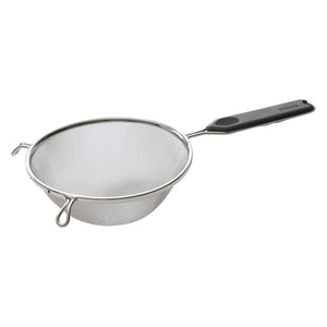 Colador de malla fina simple de 6-1/4" con mango de plástico WINCO MSTP-6SF